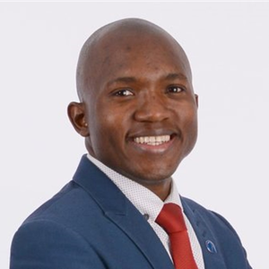 Julius Mojapelo (Managing Director of Ditsibi Consulting)